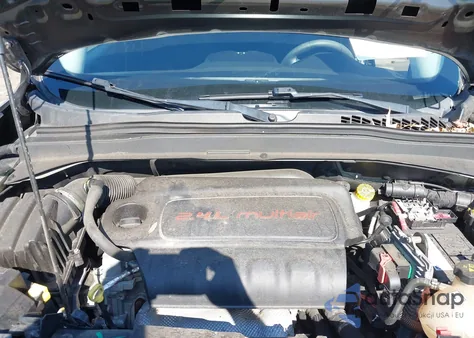 2017 Jeep Renegade Sport 4X4 из США, поврежденный, VIN ZACCJBAB5HPG60191